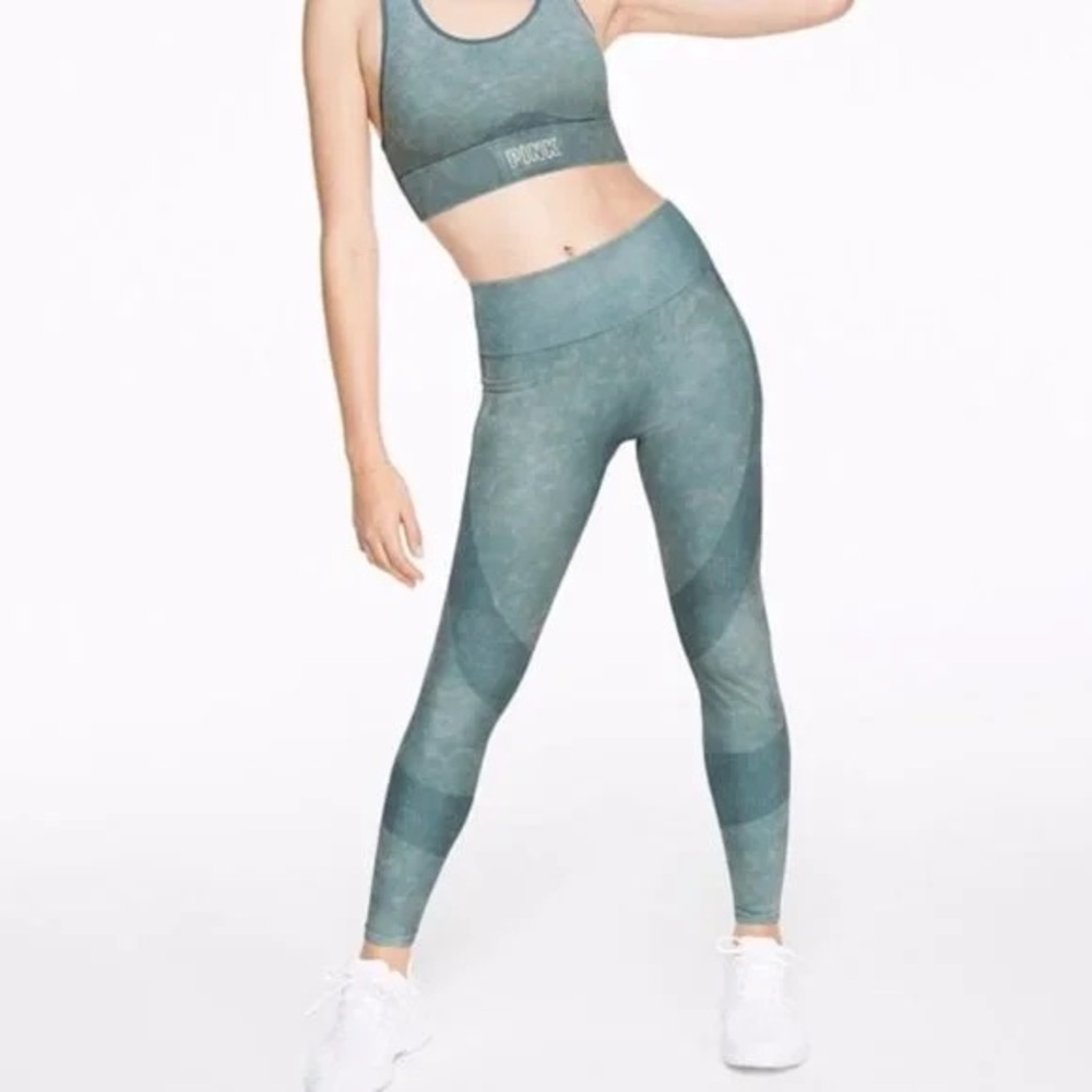 PINK Seamless High-waisted Leggings in Blue Wash - Picture 2 of 6